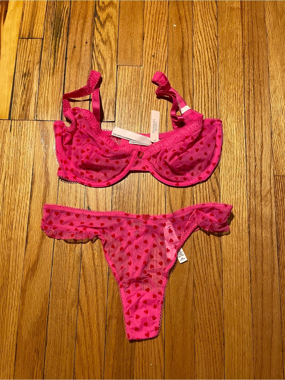 Victoria’s Secret Hot Pink Heart Set